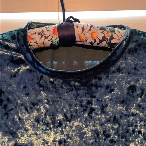 blue crushed velvet tshirt - Picture 2 of 4